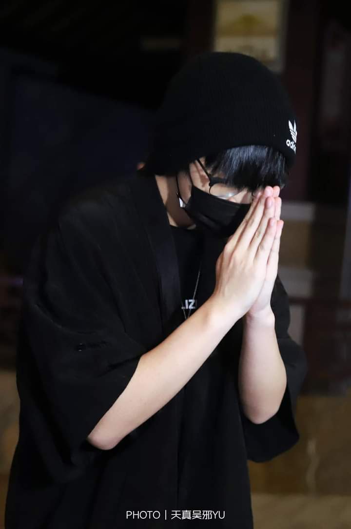 YangYan55552011's tweet photo. Cảm ơn tất cả các chị mẹ Đạn Tử vẫn luôn ủng hộ AK #StandWithAK hôm nay mọi người đỉnh lắm https://t.co/IF3HjQp4cf