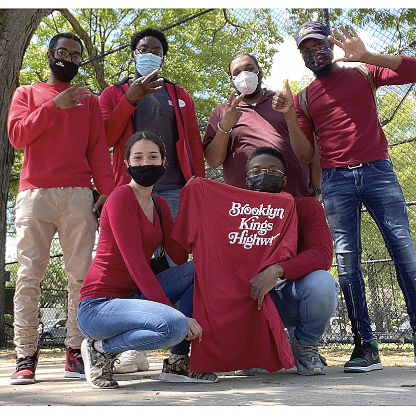 Derrick_HRTL's tweet photo. Perfect Day To Get Up &amp; Walk It Out☀️🚶🏾‍♂️🚶🏾‍♂️🚶🏻‍♀️🚶🏿‍♂️🚶🏾‍♂️🚶🏿‍♂️ #AidsWalk2021 #T3326🎯 #BrooklynKingsHighway #R400Community @AniaSwin @MikeCasolino @SandyTGT @KellyMcGarrity https://t.co/TtZPUlxFcw