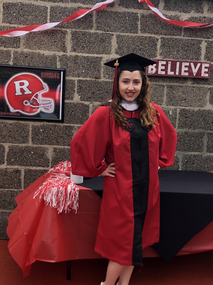 MaryRotondi's tweet photo. Congratulations Gina!!!  Although this last year has been unusual and unique at the same time, you persevered!  So proud of the woman you are and wishing you nothing but love and happiness always.....Mum https://t.co/W5WVkTiCVy