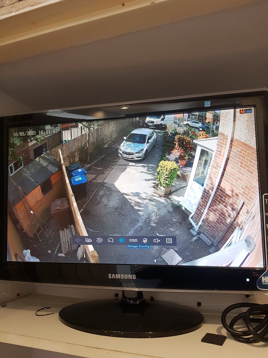 Protacomms cctv installation day night full hd top spec unv cctv system 

#cctv #installsundays #nowires