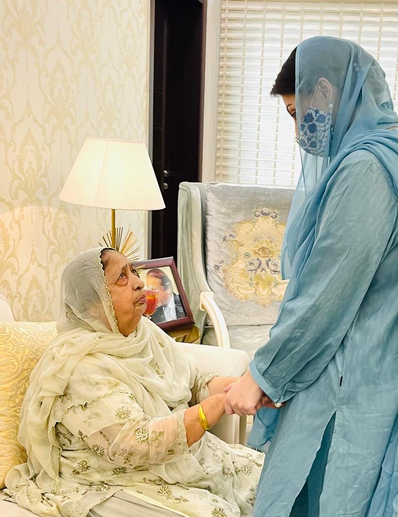 Javed Latif sb’s mother is an epitome of courage & valour. She was a proud mother today. Prayed more for MNS than her own son. What a woman ! 
Allah salamat rakhay ❤️