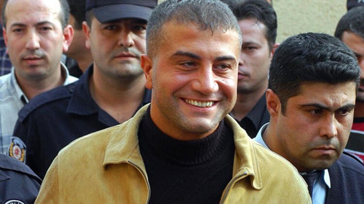zendmualif's tweet photo. Ne yalan söylim, @sedat_peker açıklamaları ve yorumları bana çok samimi geliyor. Derin devlet kullanacak sonra da atacak bir kenara ama hesaplamadığı ve ya ortadan kaldırmadığı bir sedat peker var karşılarında. Şimdi aldın başına iş sülo :) https://t.co/MFypDrYFR8