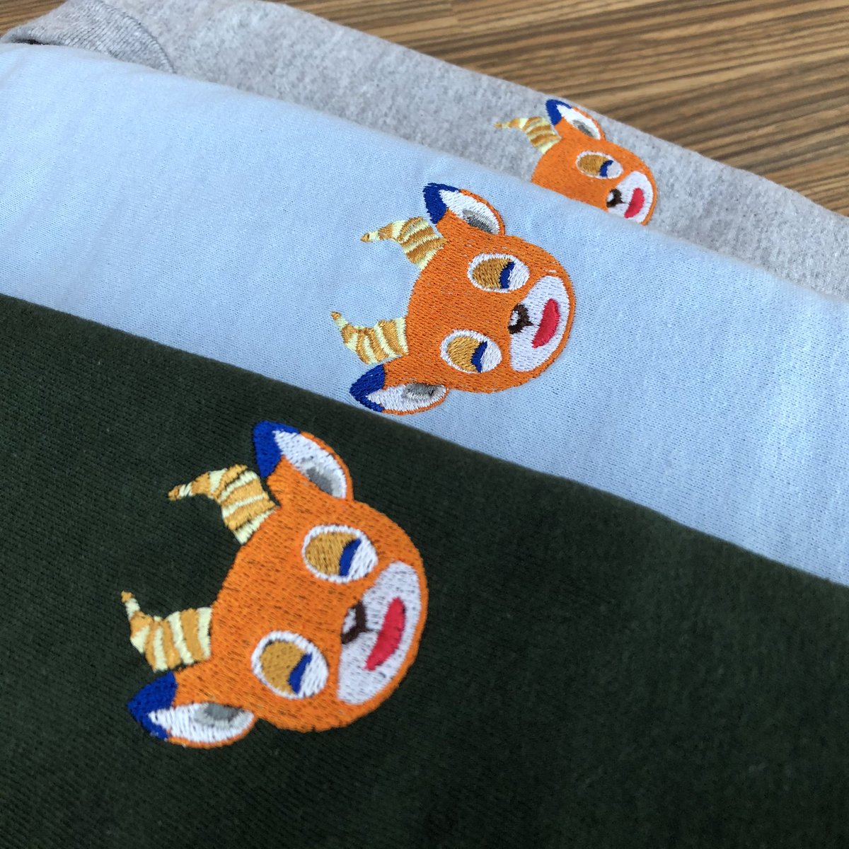 nooksneedlesco's tweet image. T SHIRT GIVEAWAY 💫

giving away 1 acnh tee - winner chooses size/colour 🌸

to enter:
✨follow me &amp;amp; @splashjaguar 
✨like &amp;amp; RT this post
✨reply with which villager you’d choose (you can pick ANY!!!) 💗

open internationally! 🌎

closes may 24th 💜