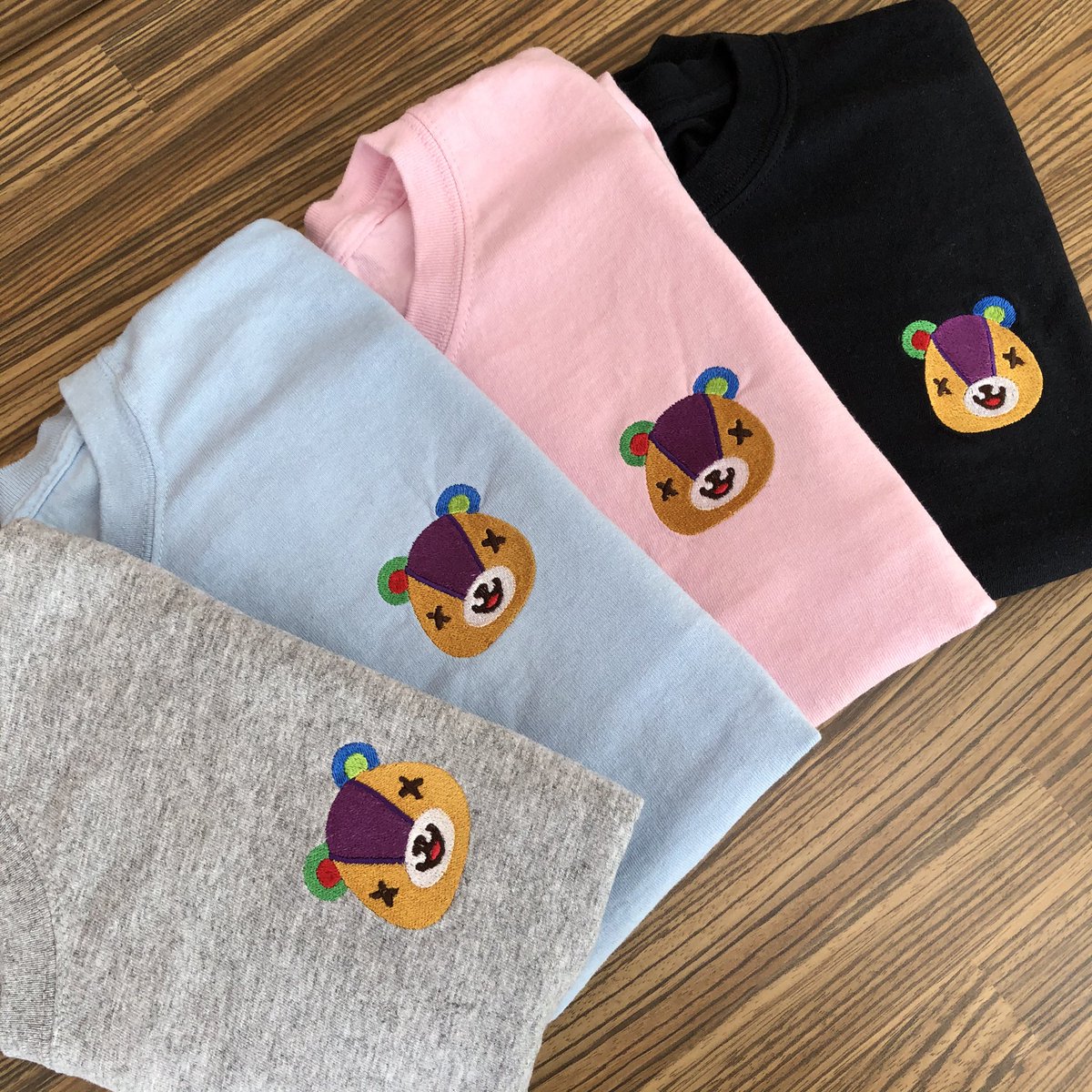 nooksneedlesco's tweet image. T SHIRT GIVEAWAY 💫

giving away 1 acnh tee - winner chooses size/colour 🌸

to enter:
✨follow me &amp;amp; @splashjaguar 
✨like &amp;amp; RT this post
✨reply with which villager you’d choose (you can pick ANY!!!) 💗

open internationally! 🌎

closes may 24th 💜