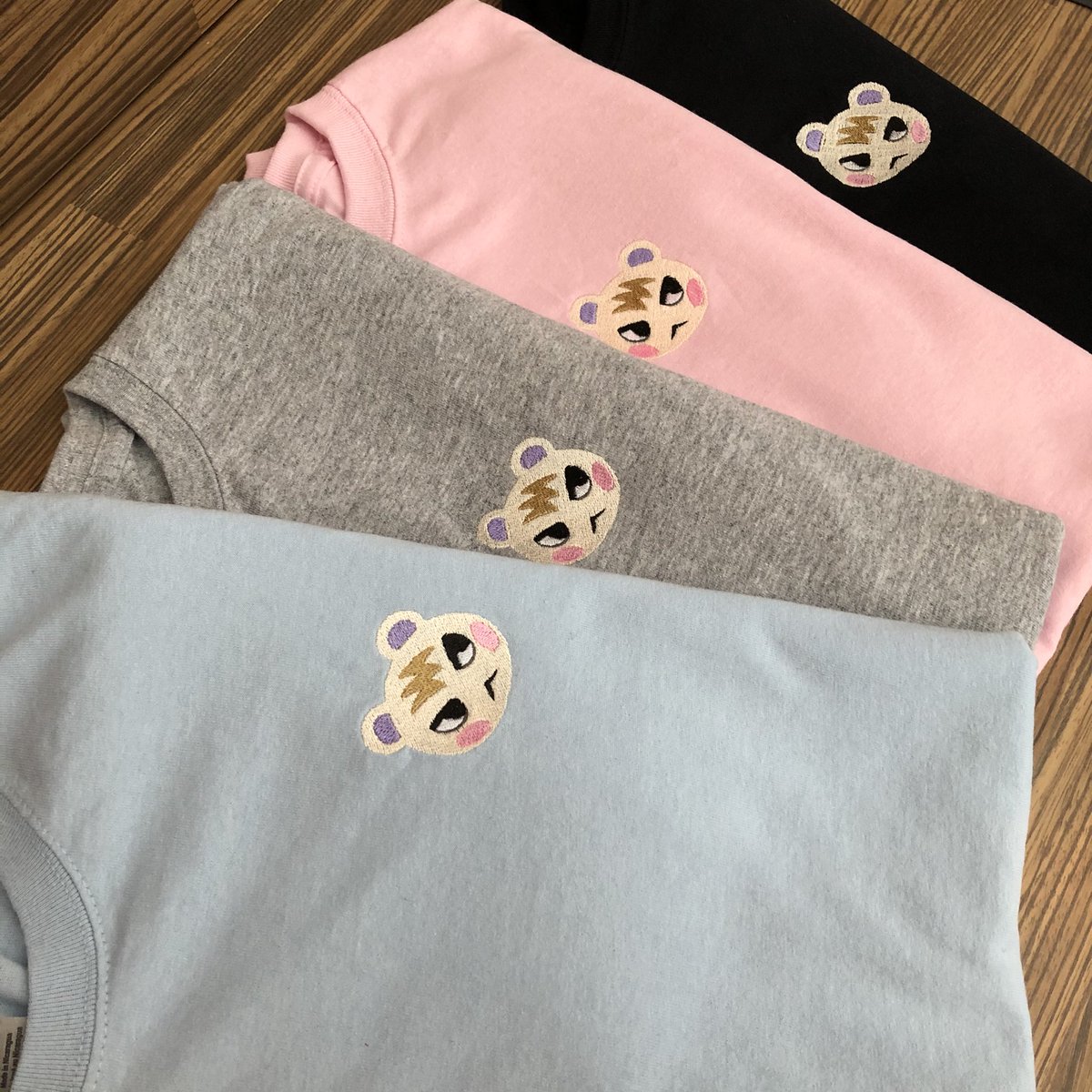 nooksneedlesco's tweet image. T SHIRT GIVEAWAY 💫

giving away 1 acnh tee - winner chooses size/colour 🌸

to enter:
✨follow me &amp;amp; @splashjaguar 
✨like &amp;amp; RT this post
✨reply with which villager you’d choose (you can pick ANY!!!) 💗

open internationally! 🌎

closes may 24th 💜
