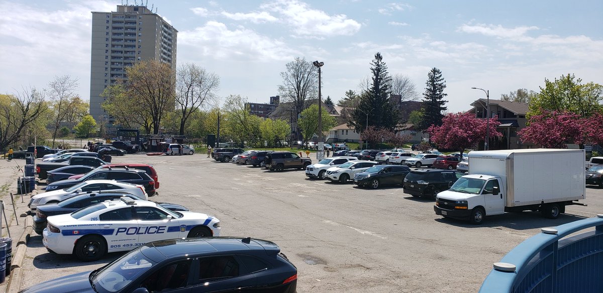 PCSalmon_Trout's tweet photo. @Jro9902 @citymississauga @DaskoWard1 @MississaugaPF We will call 311. However, we should not have to call every day. This has been constant this week. We just swung by. Daily enforcement will be needed this week if we want next weekend to be better tban this. Charter captains are now paying people to protect their reserved spaces. https://t.co/EJa3OOo8uw