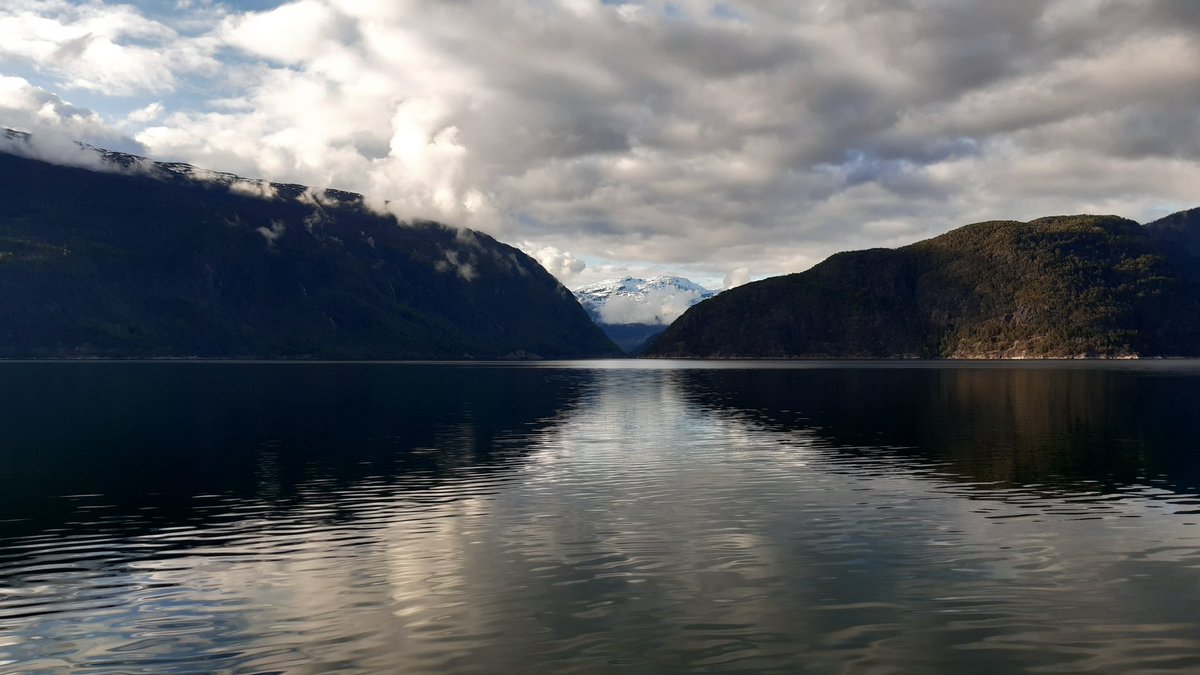 juliojzapata's tweet photo. Somewhere, in the middle of #Norway.
#Brimnes. https://t.co/llFRcRbOaU