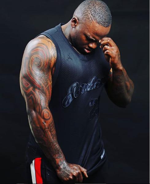 dennisKetone's tweet photo. Congratulations @khaligraph_jones for Winning this #MTNUGHiphopAwards East Africa Rapper of the Year. #RIPCompetition #khaligraph https://t.co/Grpq2Tn48u