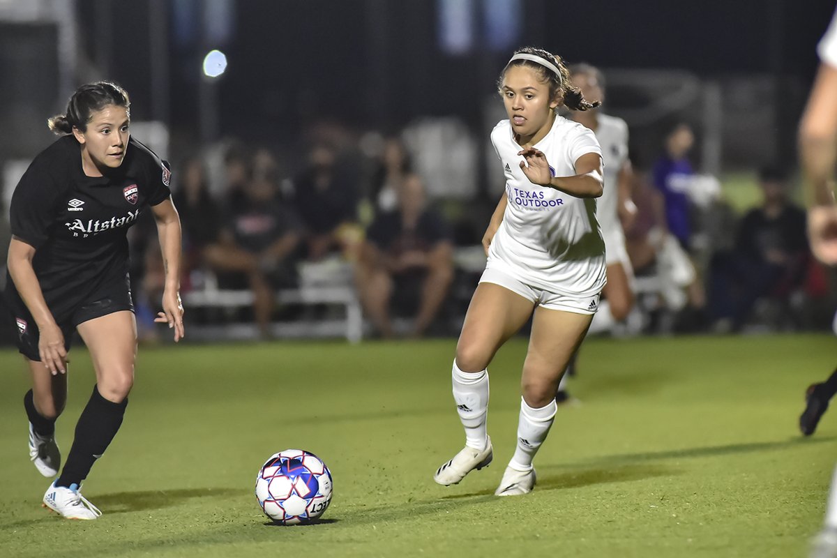 SA Anthenians D and Team Captain Jamie Erickson (<a href="/JamieErickson_/">Jamie</a>), M Helene Farris (<a href="/helene_farris/">Helene Farris</a>),  F Eden Bretzer (<a href="/EdenBretzer/">Eden Bretzer</a>), M Olga Villasana (<a href="/olgavillasana8/">Olga</a>)