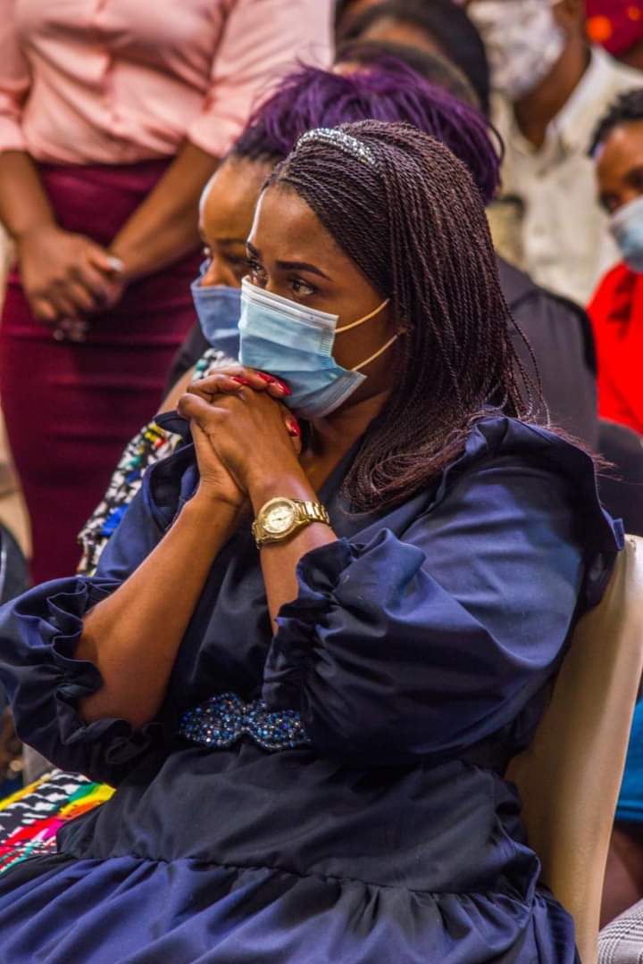 Lee_Raa_Tuu's tweet image. Ba Mo Rapelletse Hore A Tlohele Bochuchutha..
A Tlohele Botekatse...
A Tlohele Ho Lelera A Ntsa Kopana Le Di Biscuits Tsa Bana Ba Kerekeng Ya Hae.
Shame Basadi Ba Tshwarela Masepa Nje...

#bishopmakamu