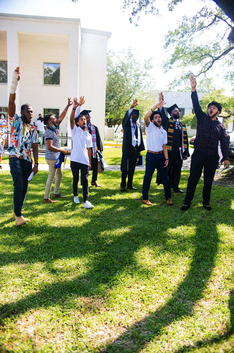 Kongrats to the 2021 Graduates of the the Beta Gamma Chapter!!! YO!!! Keep Achieving Brothers👌🏾♦️