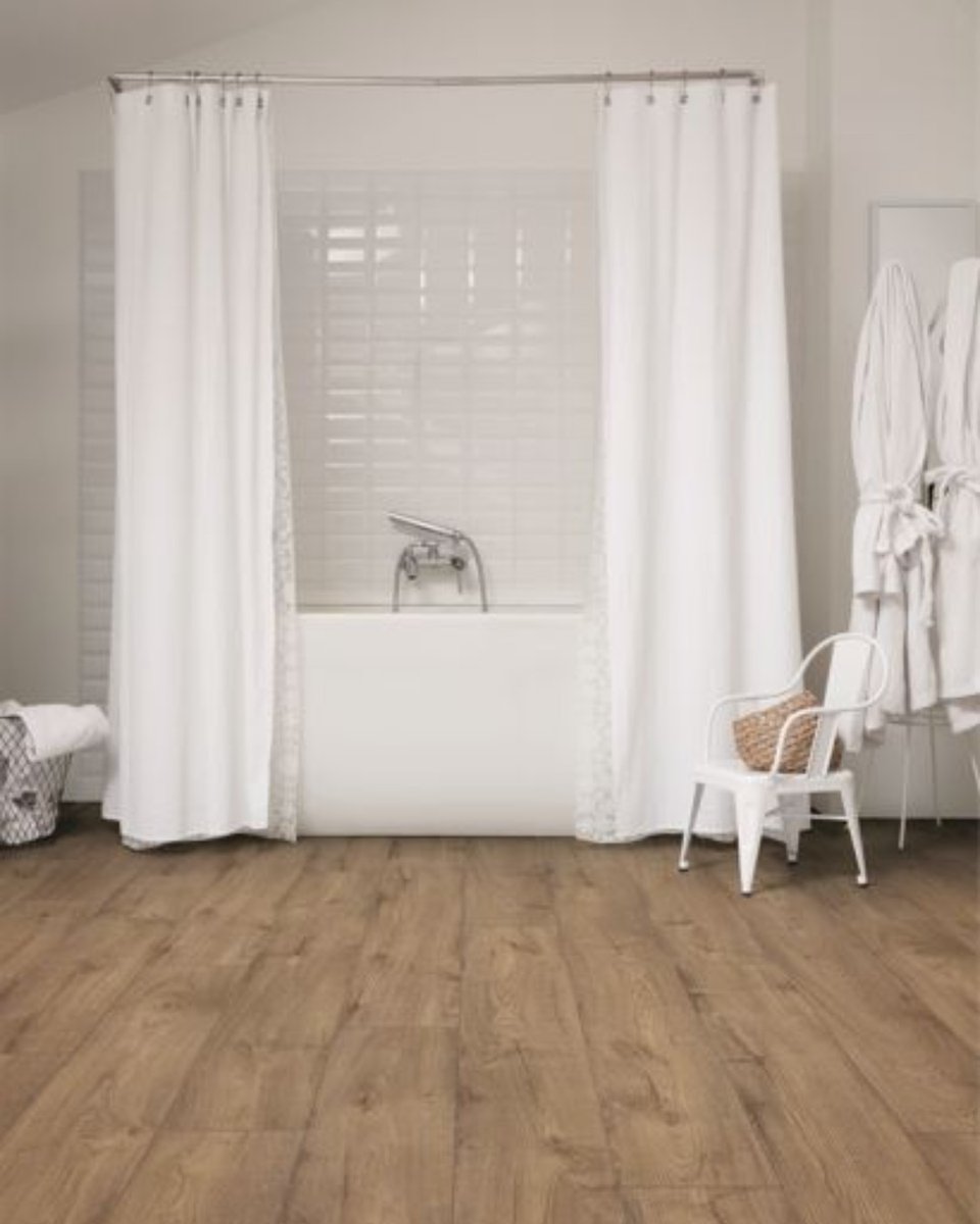 Love the comfort, warmth and homely feel oak flooring can provide. You wouldn't believe this is vinyl! Come in and have a look.

#interiora #newlyn #flooring #livynflooring #lovelocalpz #cornwall #shopsmall #bathroomdesign #bathroom #renovation #oak #oakfloor #woodfloor