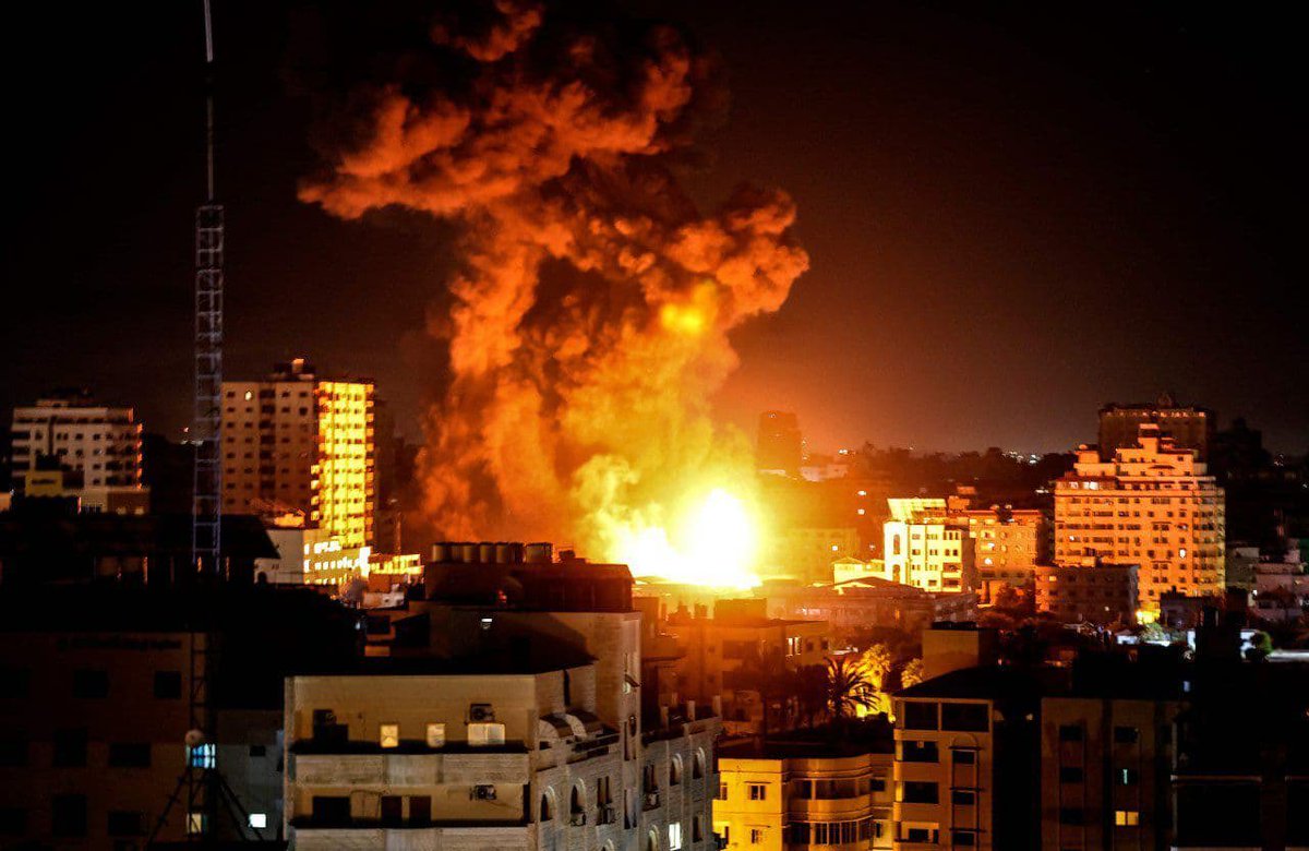 kimhyjs's tweet image. tonight israel’s been violently raiding gaza. they’re using the GBU-31 &amp;amp; 39 winged bombs which are extremely destructive. these bombs are meant to be used against heavy fortified military sites but they used them against INNOCENT CIVILIANS.
#GazaUnderAttak #IsraelTerrorism