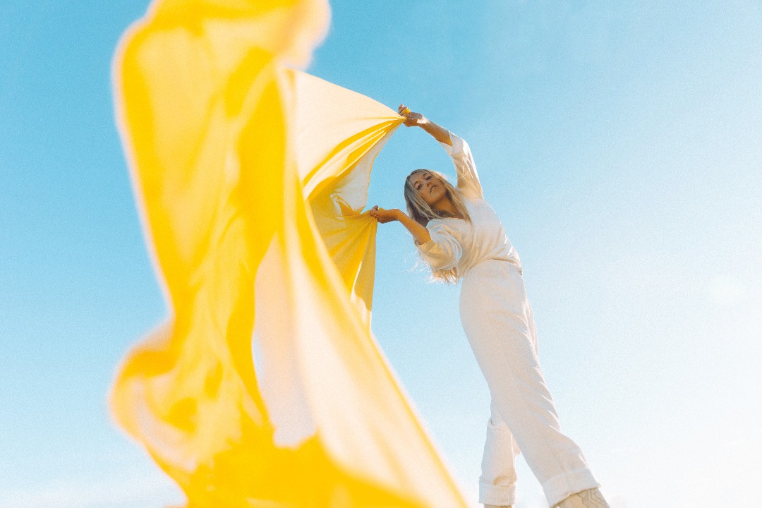 'I Love You, Keep Going, Pt. I', is the new EP out now from @yoevalyn. Listen at evalyn.lnk.to/iloveyoukeepgo…