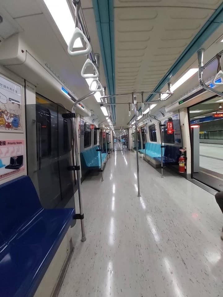 2 days ago Taiwan has reported 180 new cases of Covid and it's been the worst outbreak since the pandemic began (~1700 total cases as of today). 

The lockdown was not imposed but people voluntarily stayed home to contain the virus. #StaySafeTW