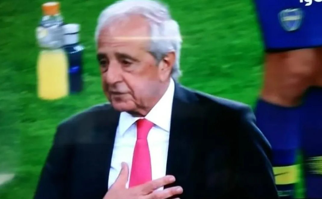 -Puedo felicitarlos? Le empataron a los pibes sin contrato.