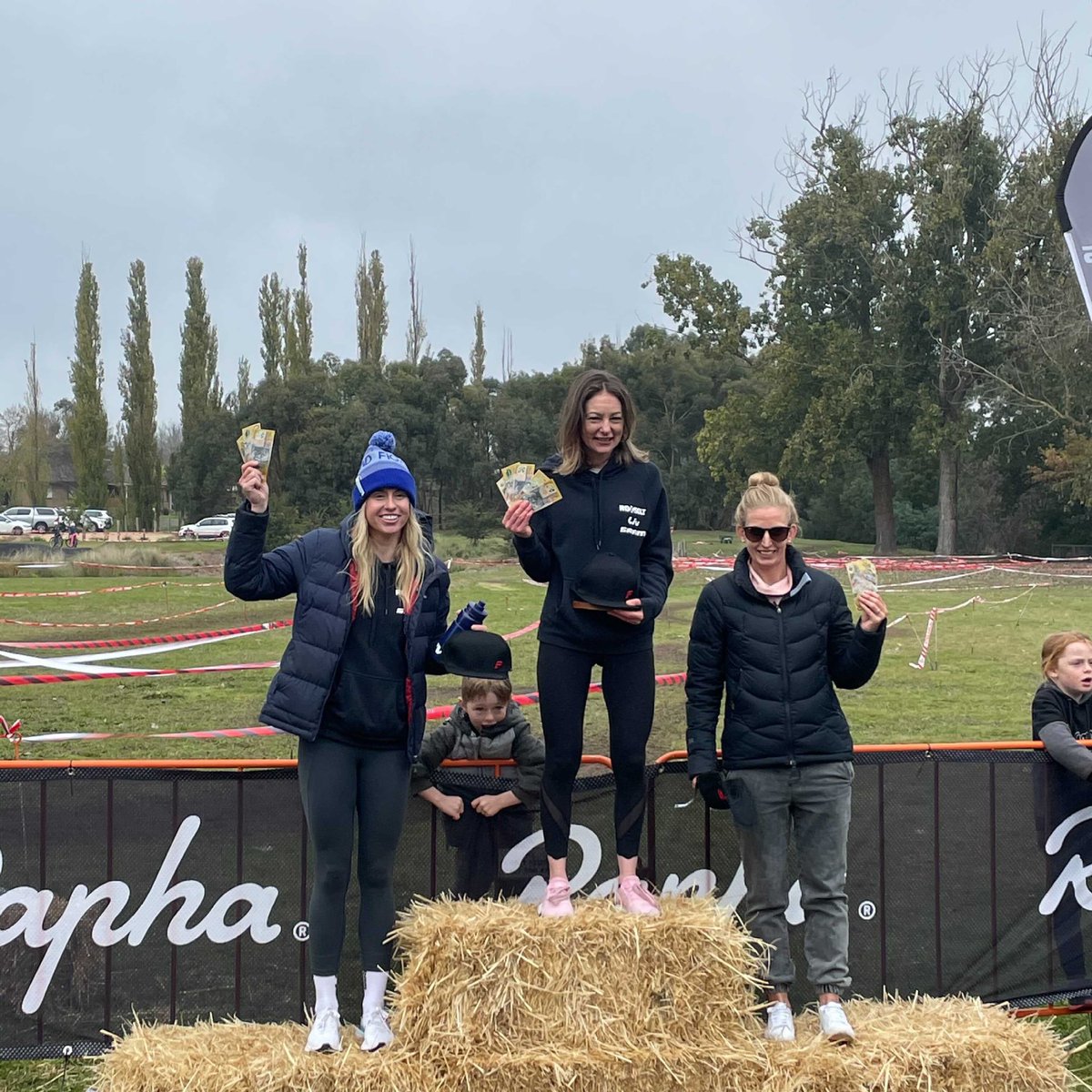 Justine takes the win in the 82km Dirty Pig &amp; Whistle gravel race, with Peta in 2nd.