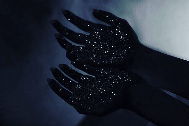 ☽  𝑻𝒘𝒐 𝒘𝒐𝒓𝒍𝒅𝒔 𝒂𝒑𝒂𝒓𝒕 ☆ shinkami au 
Onde Denki acha que a distância traz carinho, mas Shinsou não tem tanta certeza disso 
➸#WSHINKAMI, <a href="/WSHINKAMI/">Shinkami Week</a>