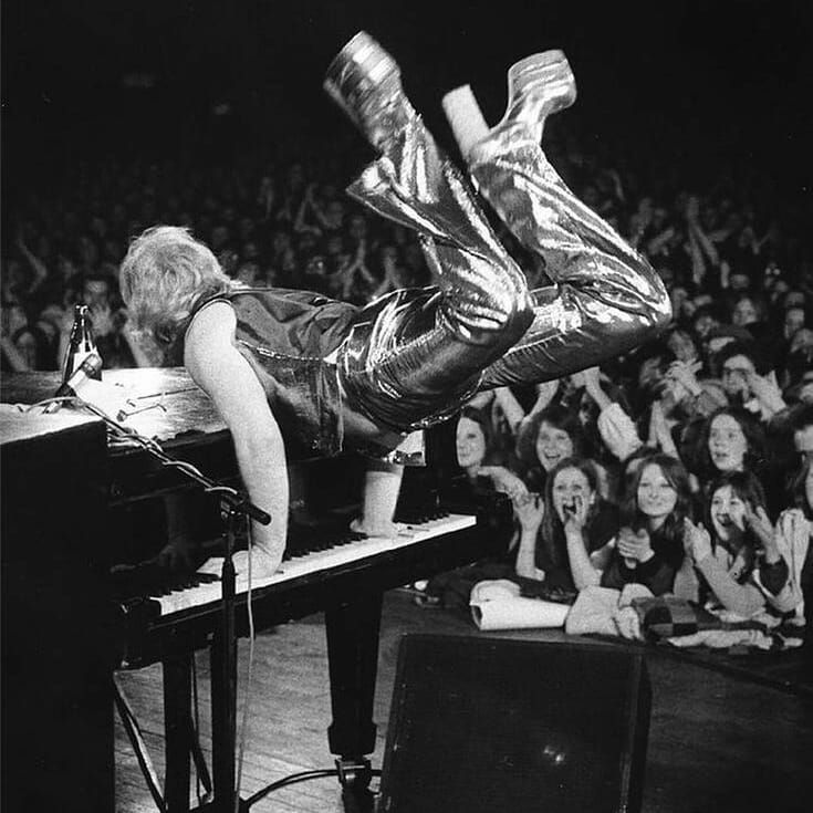 TimeinMusic's tweet photo. Elton John, 1973. https://t.co/hlxpt2FYOj