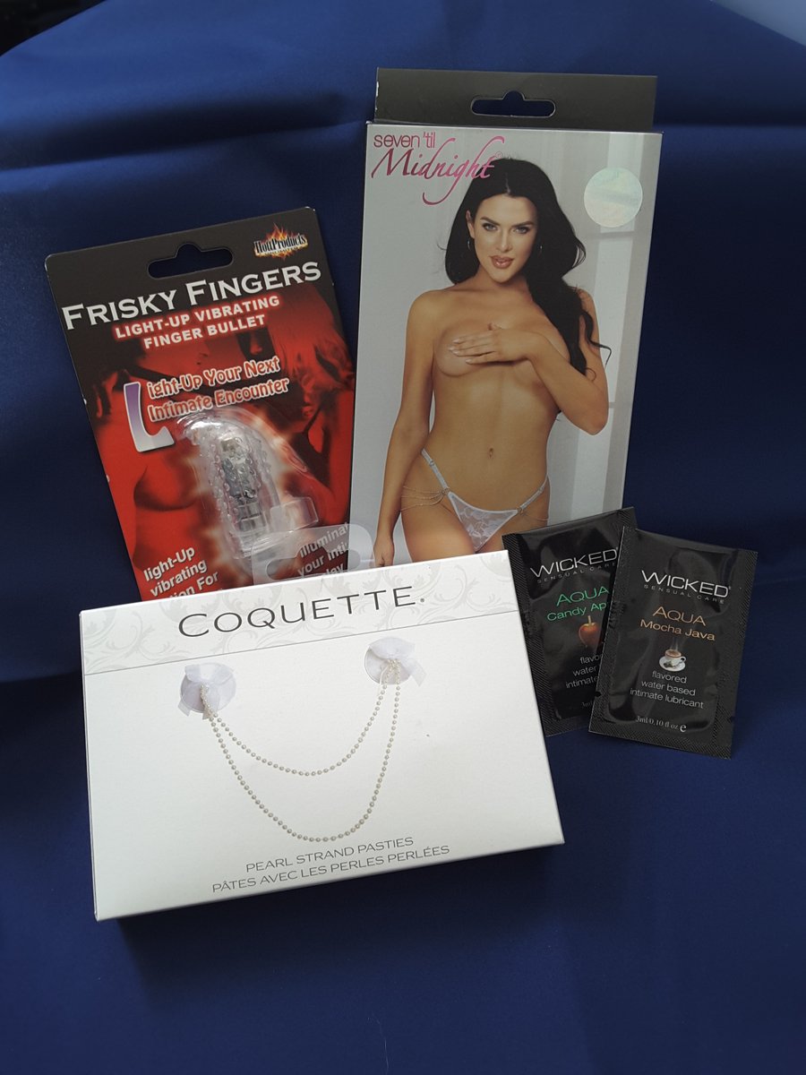 IntimatePlayBox's tweet image. 