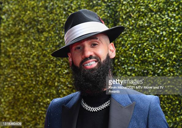GettyVIP's tweet photo. DancingDan aka Dan Rue attends the 2021 MTV Movie & TV Awards in Los Angeles, California.
More 📸 #MTVAwards 👉 https://t.co/JOXbi2namd
#MTV #MTVAwards2021 #DancingDan https://t.co/IYjgNZ2Mg9