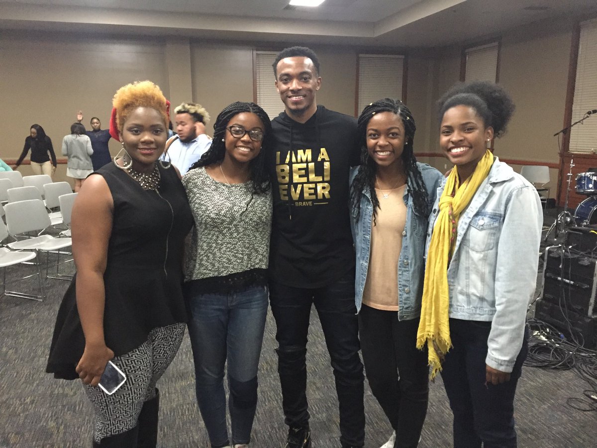 ChalaSimp's tweet image. 