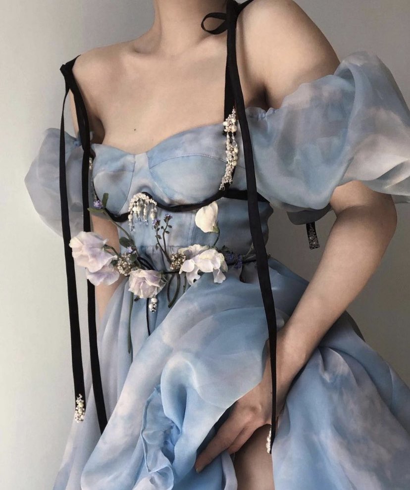 modeIarchives's tweet image. the dreamiest dress