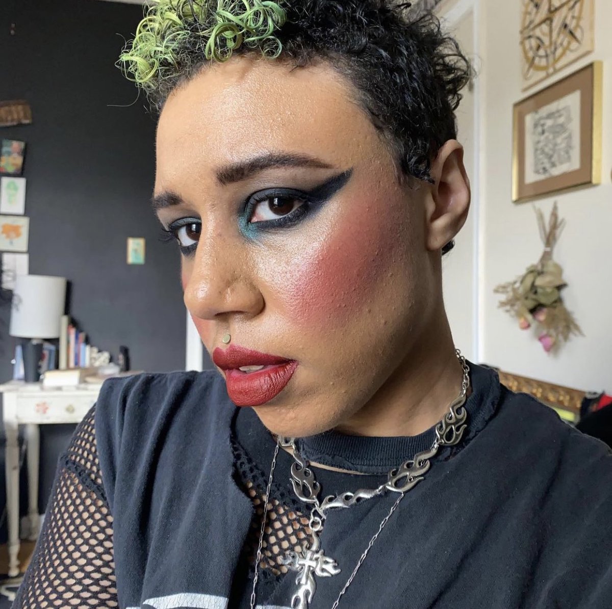 Happy Sunday!☀️ @Brokegrrrl on IG uses our Antiquity palette and Devotion Liquid Lip Vial for this gorgeous look💖

shopnoctex.com/collections/co…

shopnoctex.com/collections/co…