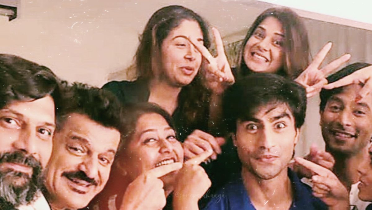 sonepesuhaaga's tweet photo. Promise Day 901: It's HIS birthday but he's showering US with gifts! His charismatic attitude is just one of the many reasons why I fell in love with him! Thank you for being our Captain Aditya Hooda &amp; wishing you success always! ❤️ #HappyBirthdayHarshadChopda #JenShad #Bepannaah https://t.co/17dbYbsYby