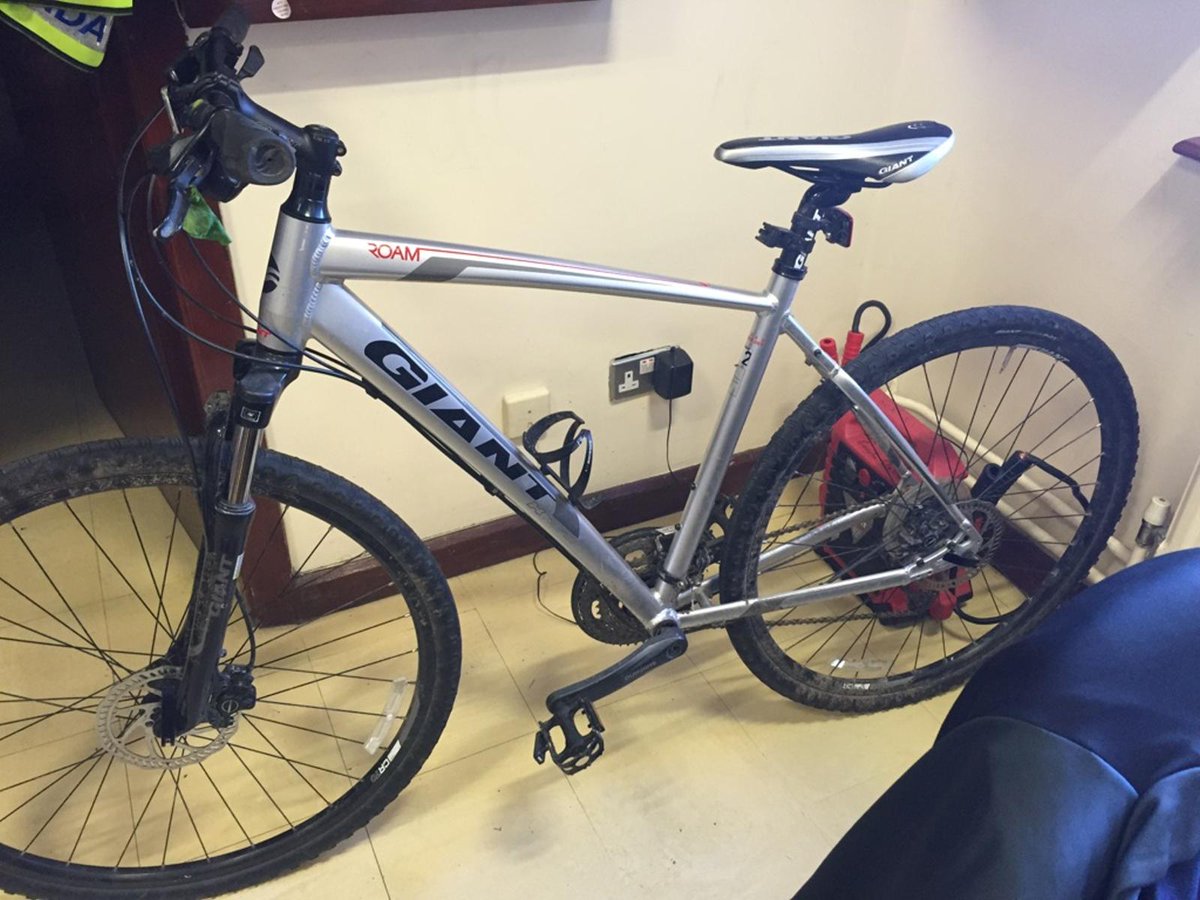 Succumbed to some scumbag stealing my bike yesterday evening from outside my own front door!! #nothappy Not holding much hope, but in case you see some dodgy geezers on a shiny bike - here’s a pic! I’m off to by a bunch of #airtags for the rest of the family’s wheels!