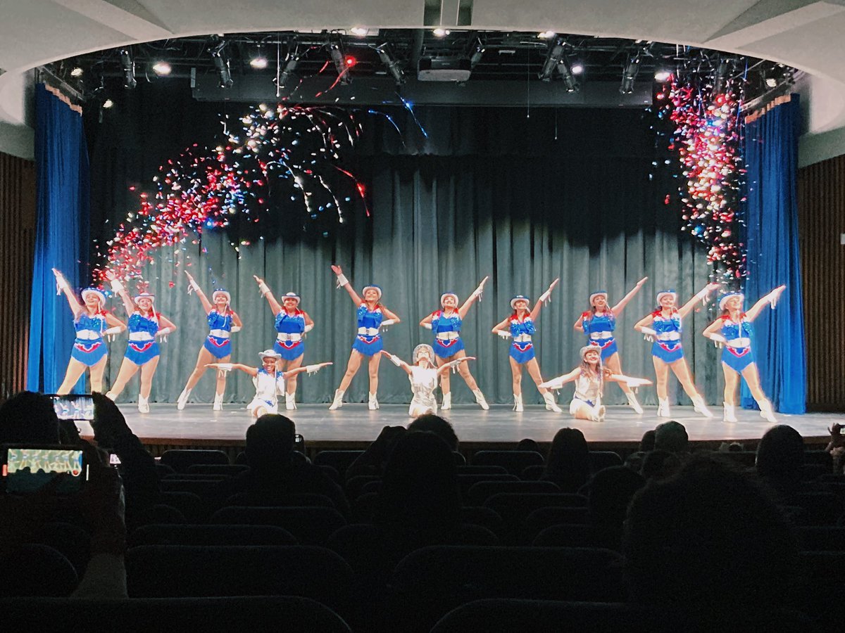 SHHSTexAnnes's tweet image. 🌟 SPRING SHOW 2021 🌟
Such a wonderful end to this unforgettable journey. Thank you to all of our friends and family who came to support us last night! Our hearts are full ❤️💙 @SamHoustonHS 
#sampride #springshow #dancefamily