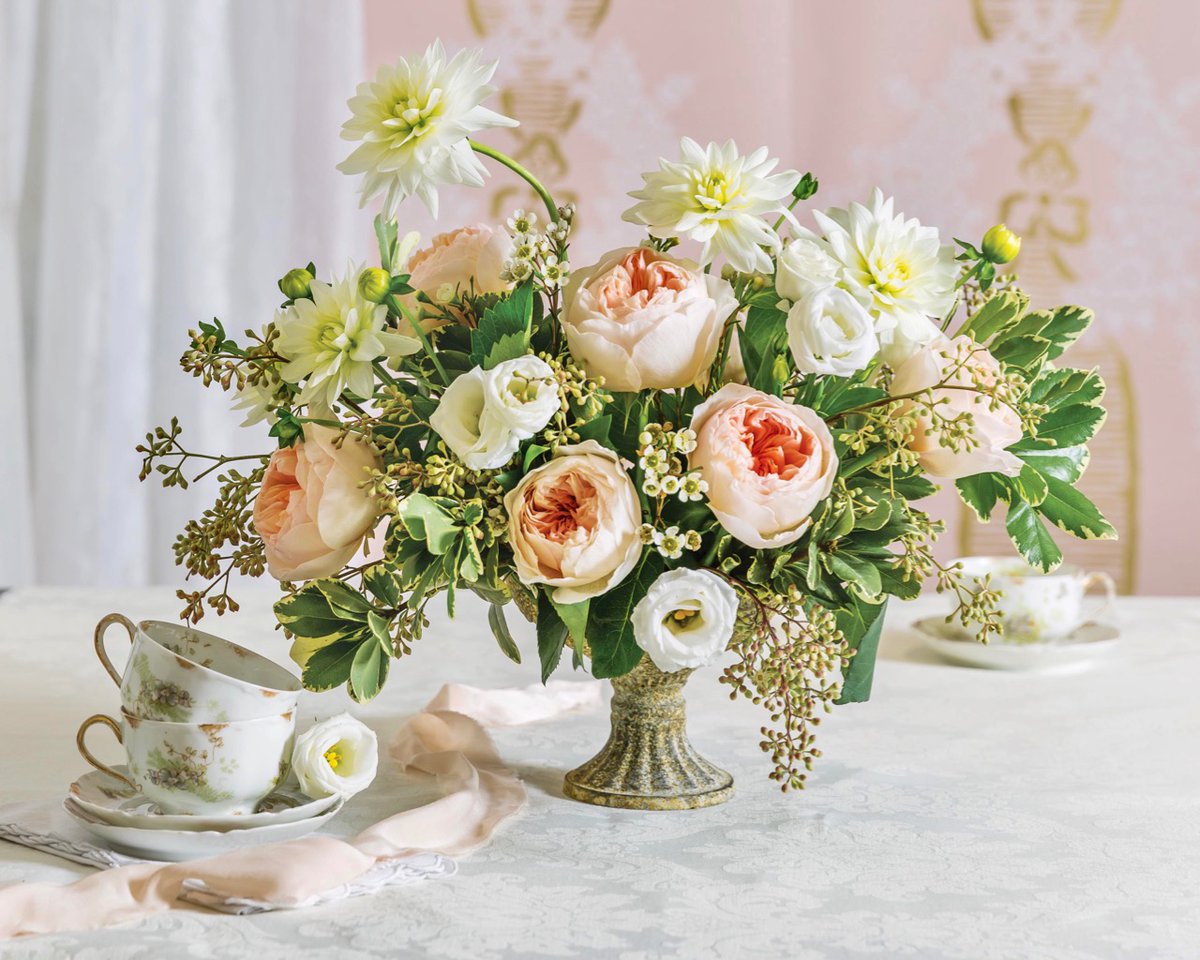 SouthernLadyMag's tweet photo. “A thing of beauty is a joy forever: its loveliness increases; it will never pass into nothingness.” —John Keats, poet 

#southernladymag #sundayreflections #inspiringwords #pinkflowers #floralinspo #springinthesouth #entertainingstyle #tablestyling https://t.co/W4mP26nNz3
