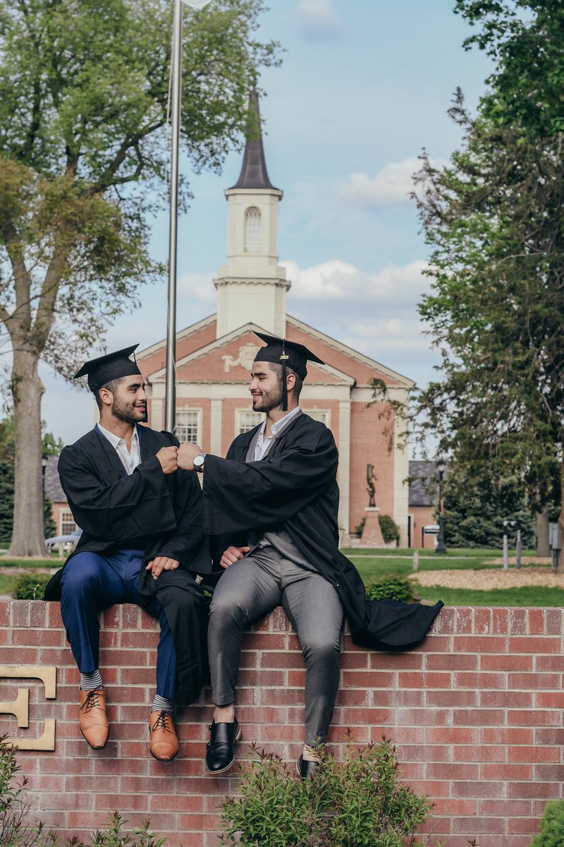 richyypoo's tweet photo. Momma we made it! 1st generation college graduate(s). I love you twin! https://t.co/X0aT5edvSo