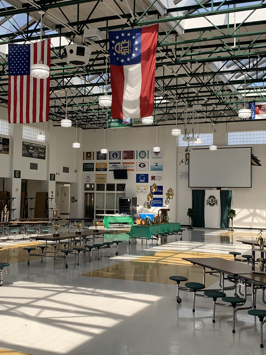 CoachDeMeio1's tweet photo. Today we conclude the 2021 track season. Many accomplishments in a very challenging year. Looking forward to seeing everyone #CompeteLikeAMustang https://t.co/saDjuk4Tth