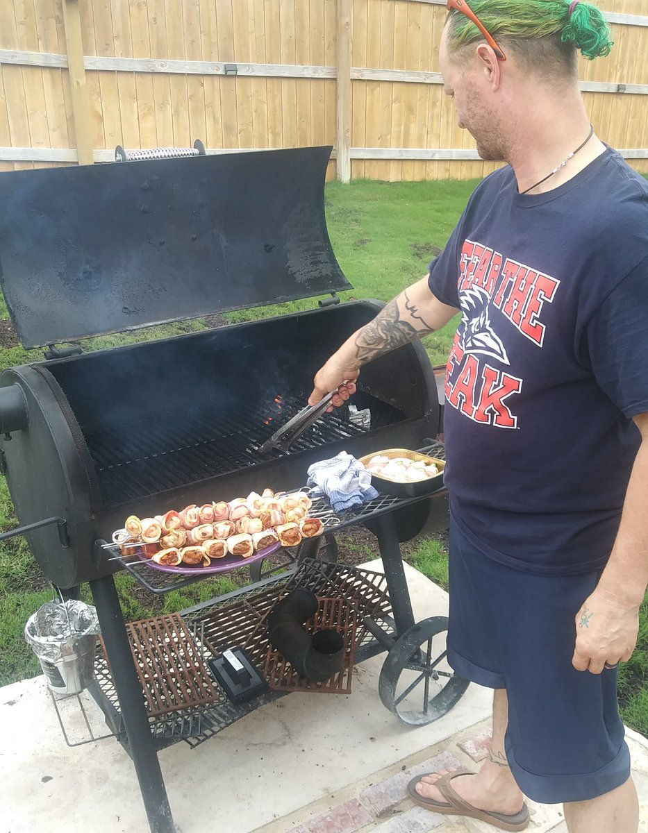 UnkleFlip's tweet image. Myboi @notapar72 Going OFF!! #BaconWrappedEVERYTHING🔥🔥🔥