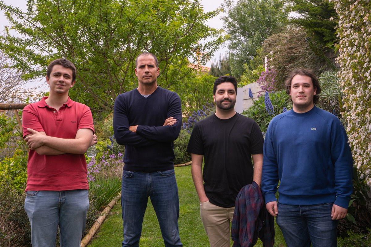 revistadevaneio's tweet image. 7⃣👇 

Ricardo Araújo Pereira foi um dos entrevistados da devaneio 7.

&quot;O contrato é não ficarmos destroçados quando nos acontece um fracasso. A contrapartida é, do mesmo modo, não ficarmos assim tão efusivos quando nos acontece um sucesso.&quot;

👀

#dev7