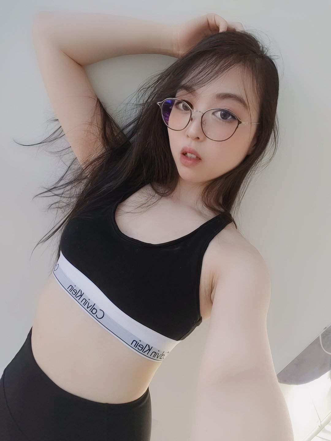 BELLA | ๐ on Twitter: "I rarely wear leggings but here we are... Do you