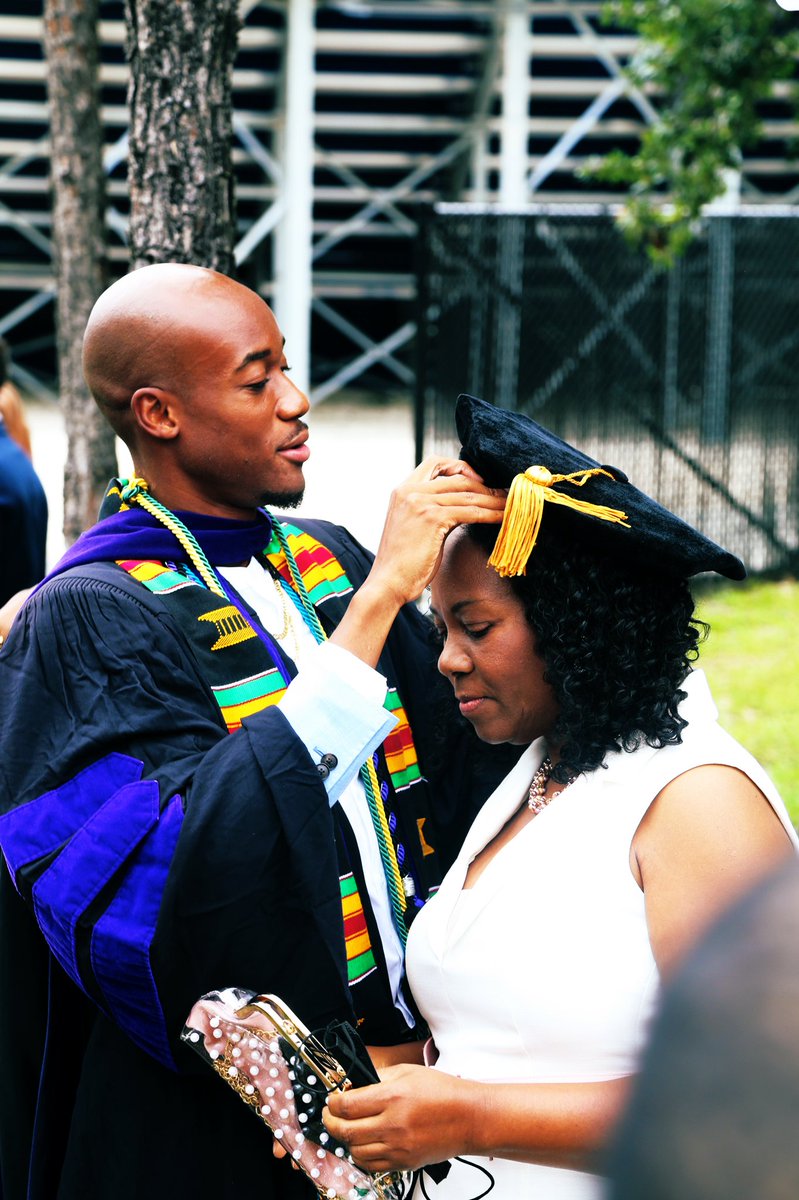 SnapBackMac92's tweet image. Mission accomplished Mama. You gave me everything when you had absolutely nothing. This is your degree too . We’re both Lawyers.