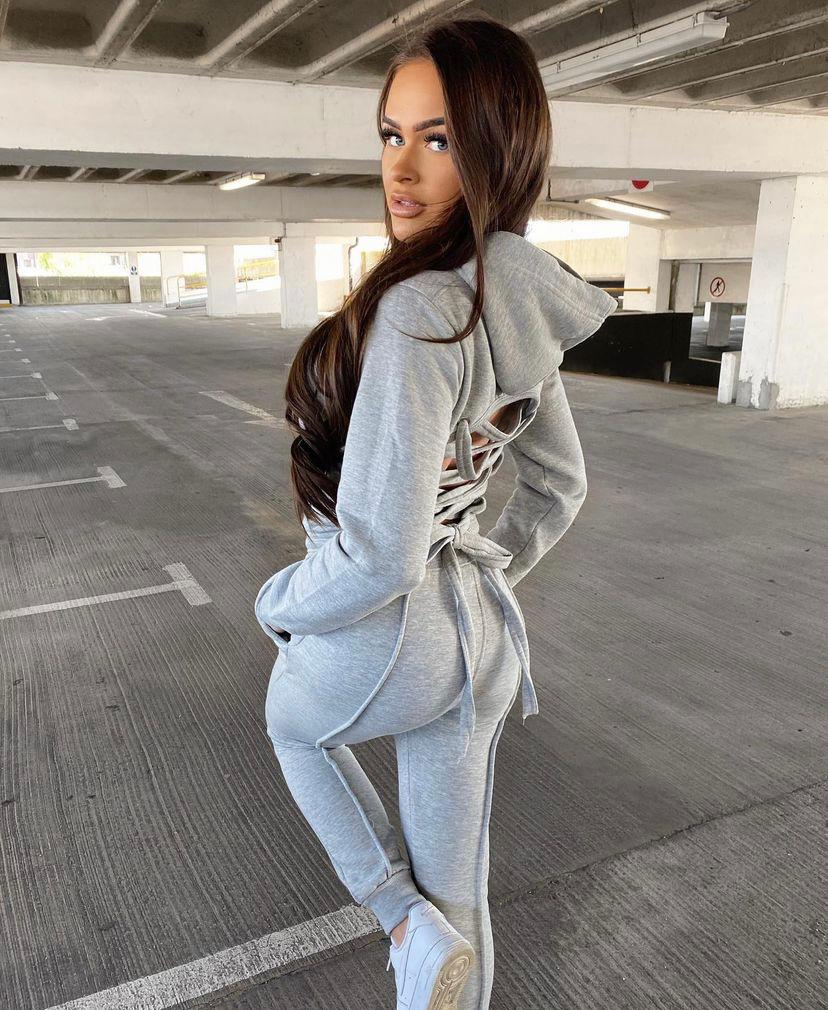 mrepclo's tweet photo. @bobbiebwebbx wearing our GREY LACE UP LOUNGEWEAR SET 'Bella'🙌👀

#MREP #ootd #styleinspo #whattowear #loungewear #tracksuits #bloggerstyle #june21st #greyloungewear #womensfashion #clothingsale https://t.co/UC6mS21QW8