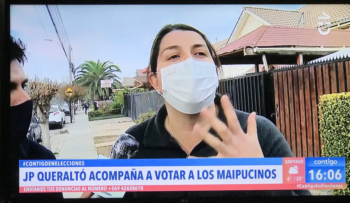 Todo mi cariño y respeto para la señora Beatriz por semejante speech que se mandó.
#VayanAVotar cabros por la chucha.
#ContigoEnElecciones