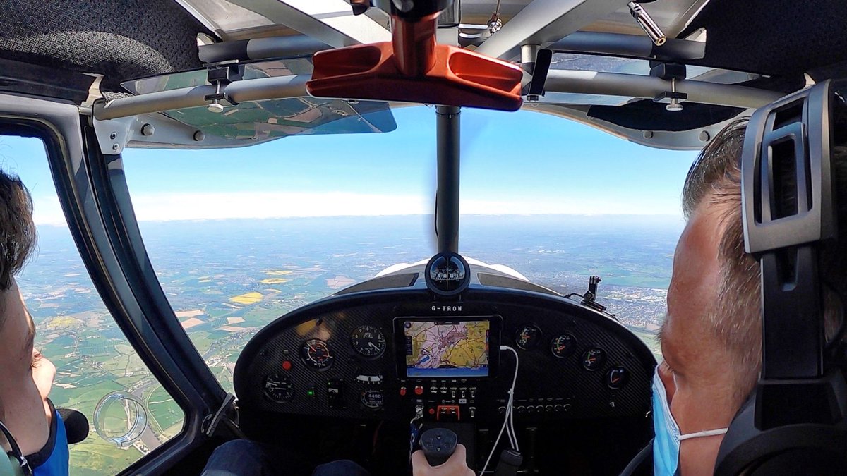 Let’s hope the rest of May will be like this! #elevationairsports #flying #learntofly #aircrafthire #ikarusc42 #c42 #pilot #gloucestershire #gloucestershireairport #pilot #microlight #NPPL #flight #sky #flyinginstructor #blueskies