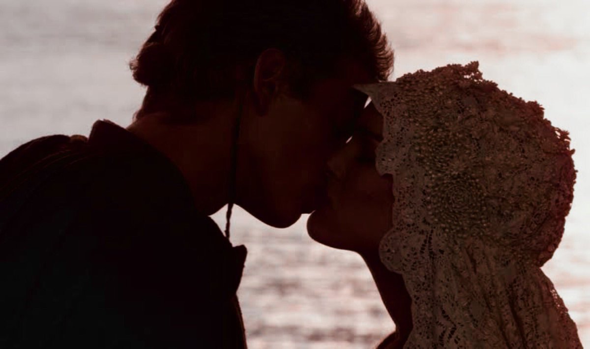 itschristopherr's tweet photo. okay but anakin skywalker and padmè amidala in attack of the clones (2002) https://t.co/jn6jw7NojT