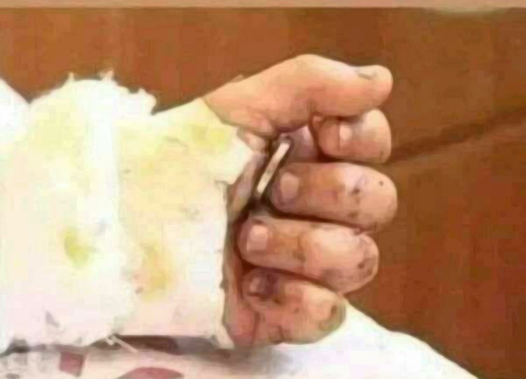 ebrarisaye's tweet photo. Bayram harçlığı değil 📌İsrailin işgal ve zulmüne müdahale etmeyenlerin dünyadaki değeri📌 #HopeToGaza https://t.co/dEiSwRxSsJ