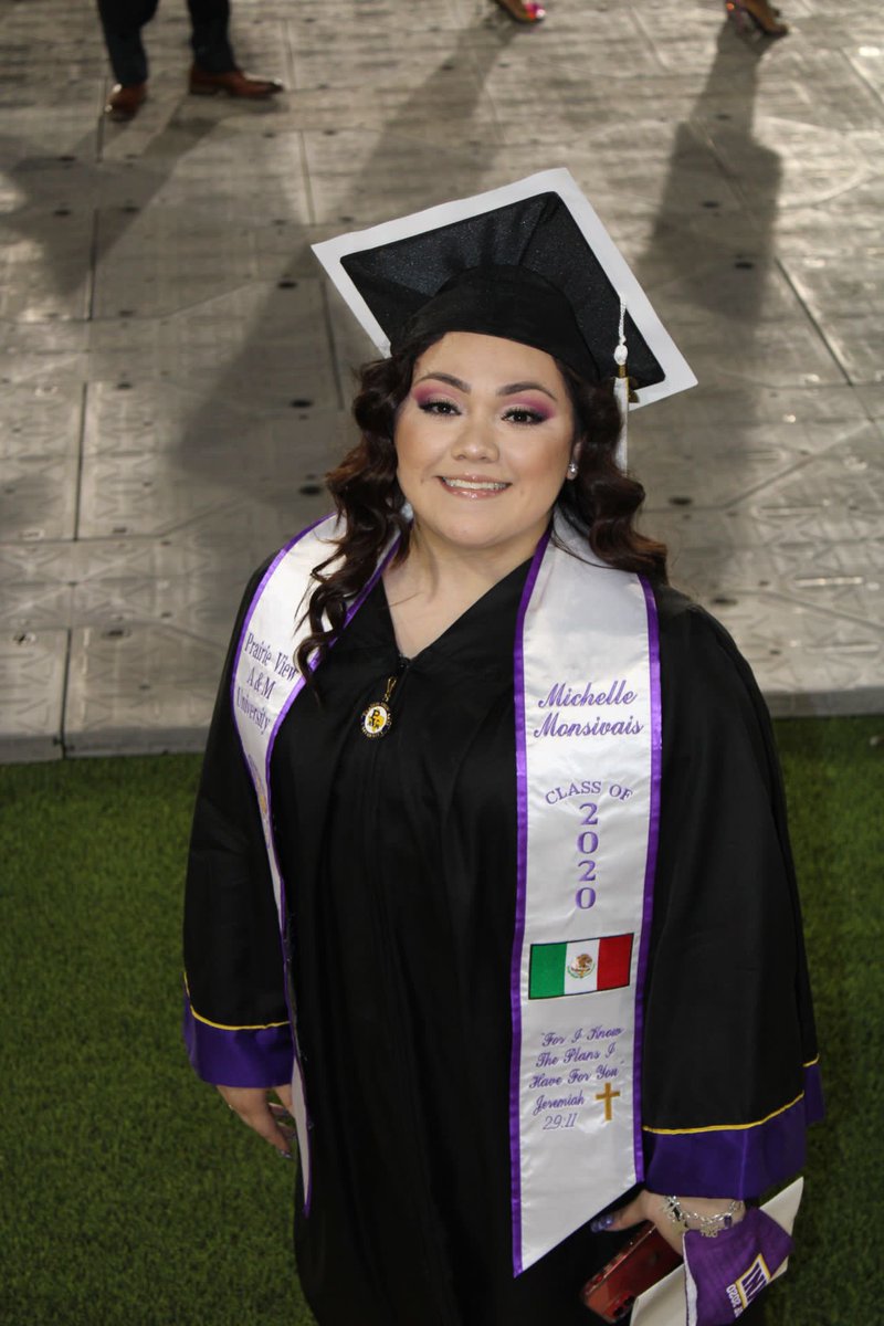 ladyalcapone65's tweet image. Even though I graduated a year ago it wasn’t official until I crossed the stage ! #PV20 🎓