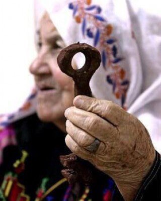 Re_NewLife's tweet photo. #فلسطين_تنتصر #الكويت_بجانب_فلسطين #مفتاح_داري https://t.co/guBwy6Azse