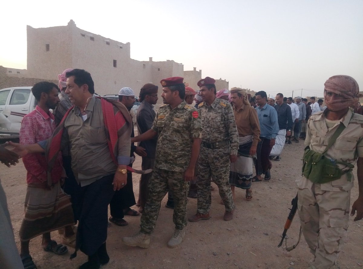 Shibam_Brigade's tweet photo. اركان حرب المنطقة العسكرية الثانية العميد ركن / عويضان سالم عويضان الجوهي  والوفد المرافق له يزور وكيل محافظة حضرموت الأستاذ / حسن سالم الجيلاني في منطقة براوره بمديرية الضليعة
https://t.co/T8OVlOuZmE https://t.co/fEiLziQPxx