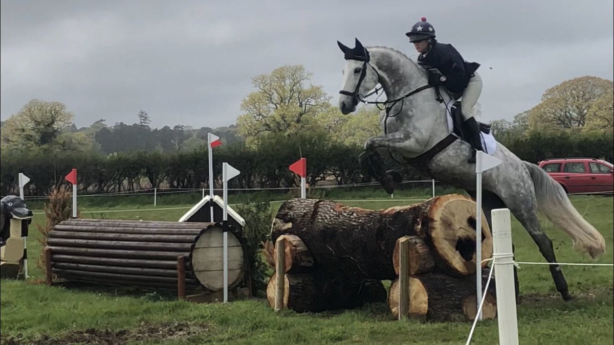 I’ve been so lucky to ride so many horses over the years, especially young ones. I never get over how special the feeling is to walk a course for a young horse for the first time and have absolutely no worries or concerns whatsoever. ❤️