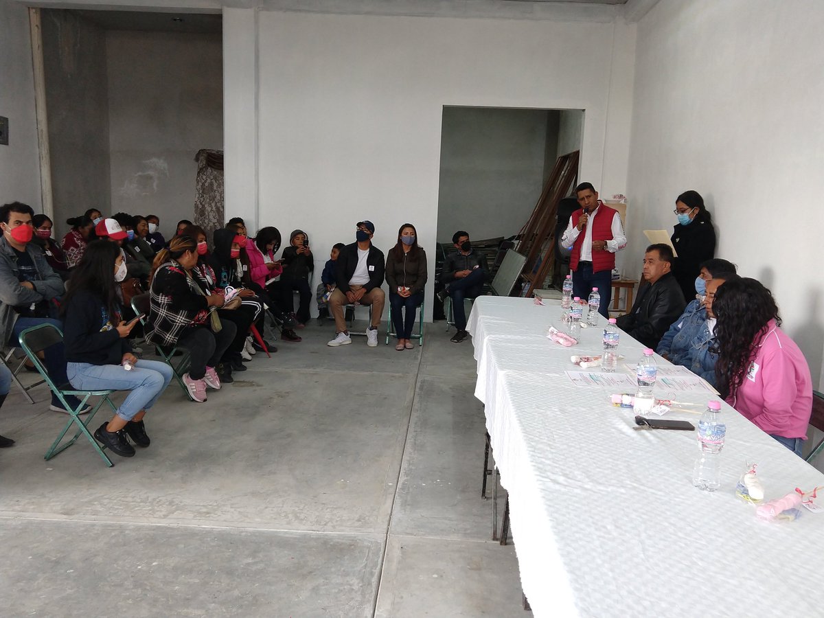 EdgarBonillaR's tweet photo. Agradecemos la Visita de Nuestra amiga @MicheleIslasG Presidenta Estatal de la Red Jóvenes ❌ México, donde llevamos acabó el Primer Encuentro de Estructura Juvenil en #Tepatlaxco...😃🤝🖖
#SomosPRI
@NestorCamarillo @RJXMex @RJXMex_Pue https://t.co/sja2FqC1mI