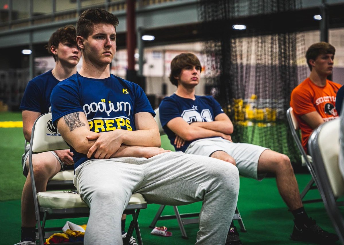 USportsAcad's tweet photo. We had the amazing opportunity to host the @PodyumPreps Midwest Showcase Opening Ceremony on Friday night where over 40 high school athletes from across the Midwest gathered at @u_turf to learn more about the recruiting process‼️ Saturday was spent on the field getting better!🏈 https://t.co/3z6qYbpriM