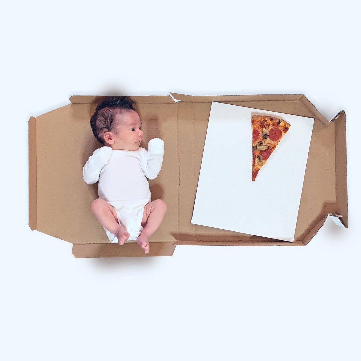 dimitry_berg's tweet image. Our #sliceofBrooklyn turns 1 month! 😍🍕

@cynthia_conte and I are enjoying our first month with you but you are growing up wayyy too quickly!!!

Happy 1 month my handsome sweet baby boy 💙 Mommy and Daddy love you very much ❤️💕

#brooklynbondberg #onemonthold #pizzanewborn